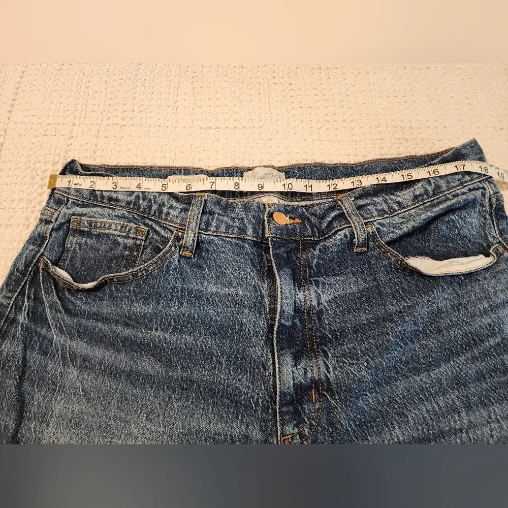 Universal Thread Women's Vintage Straight Classic Blue Denim Jeans Size 16R/33 - Picture 7 of 10